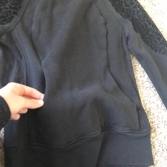 Lululemon sweatshirt - Picture 6 of 8